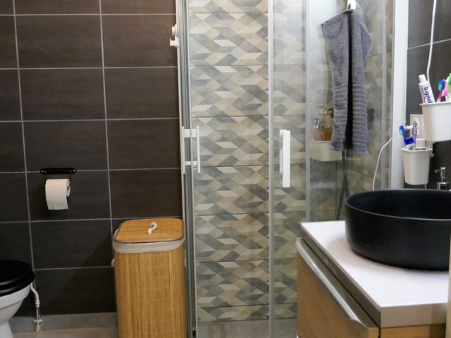 Maison Bouchemaine salle de douches exclusivité E-BIS-IMMOBILIER