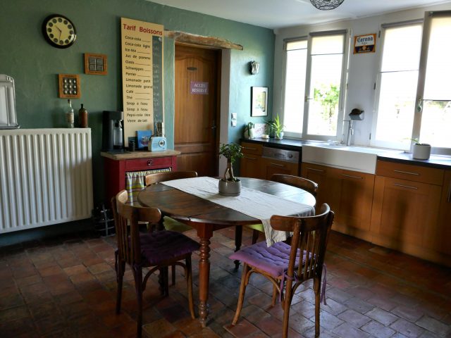 Maison La Roche Foulques cuisine-coté jardin E-BIS-IMMOBILIER